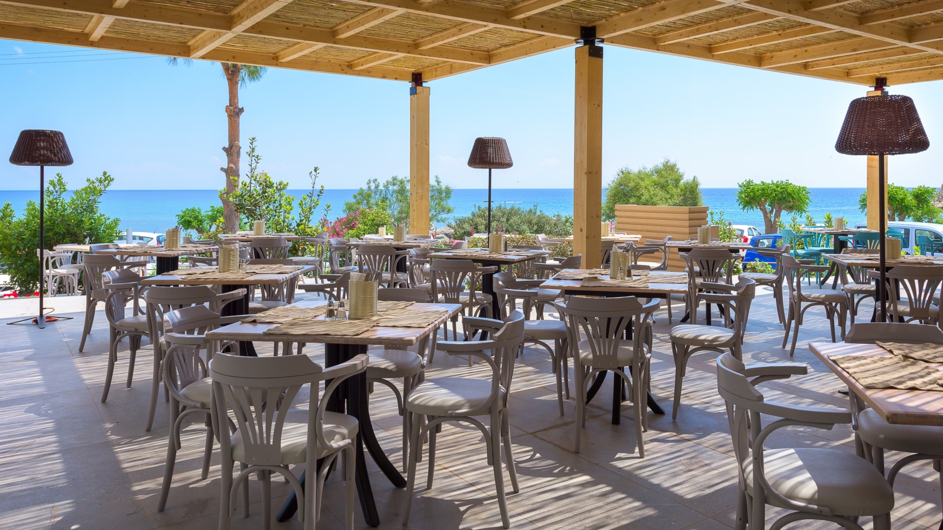 Thalassa_Main_Restaurant_Terrace_crp2