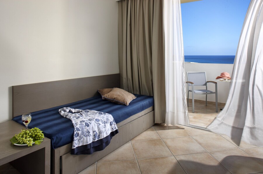 Superior Family Room Sea View (Sirocco Building)