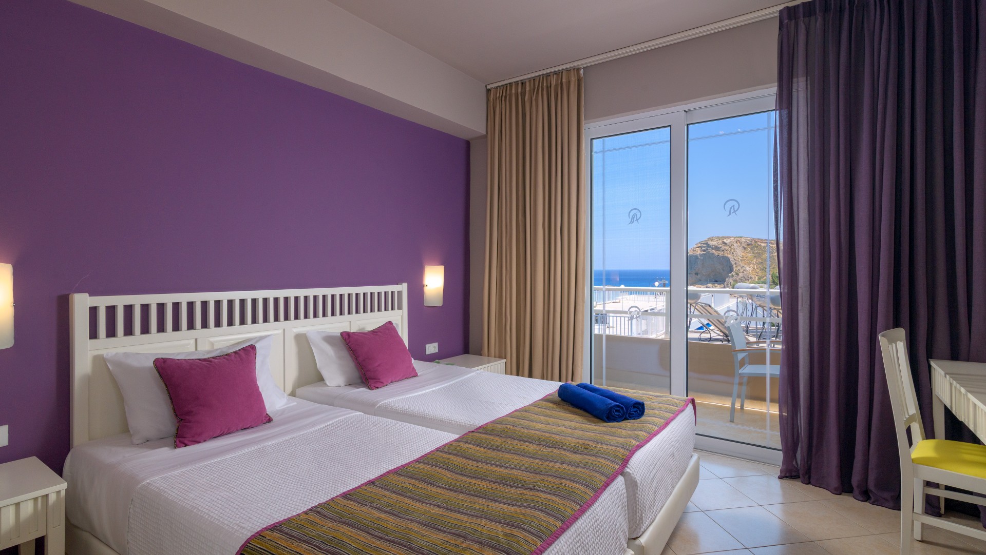 main_01-Aeolos-Family-Room-Sea-View-Parent-bedroom